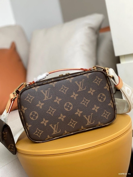 WIS LOUIS VUITTON CROSSBODY UTILITY 0209